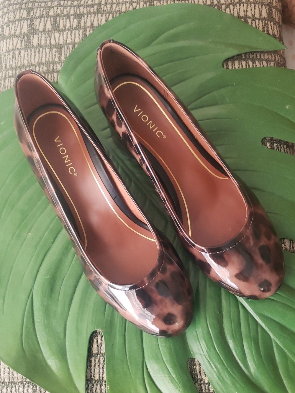 Vionic "Carmel" Animal Heel Sz8